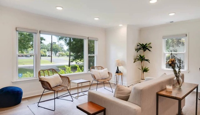 Relaxing St. Matthews retreat w/private backyard!