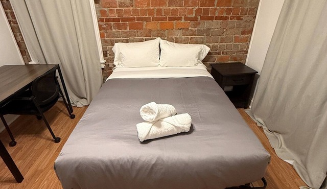 Relocate to the Loop Quiet 2BR near WashU
