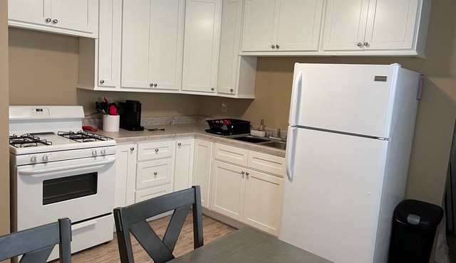 Remodeled 3bd house near airport.