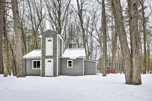 Remote Michigan Retreat on 10 Acres w/Grill!
