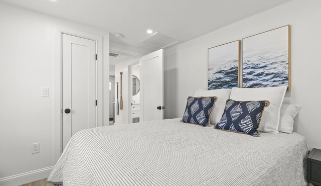 RENOVATED: 1 Bedroom/1Bath, Close to the Beach!