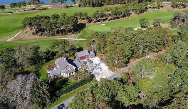 Renovated 3BR Farmhouse - Short Stroll to Crow's Pond Landing & Pleasant Bay