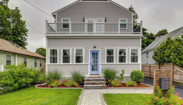 Renovated Barrington Cottage w/Beach Access!