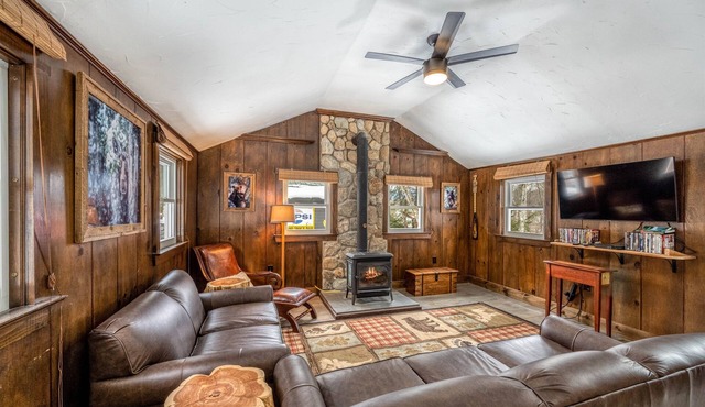 Renovated Cabin On River|Bretton Woods| Mt. Washington|Fishing+Hiking| Fire pit|