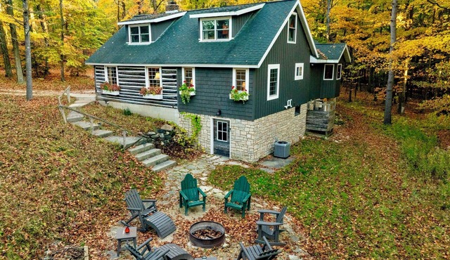 Renovated Charming Log Cabin on 4 Acres in Jacksonport