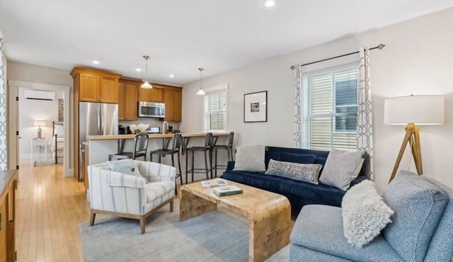 Renovated condo with prime West End location, 2 en suite bathrooms, & HGTV style