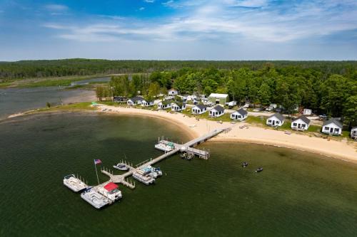 Resort Cabin On Lake Huron! Pets Welcome