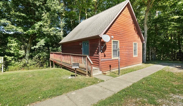 Retreat Cabin #9 | Hocking Hills, Sleeps 6