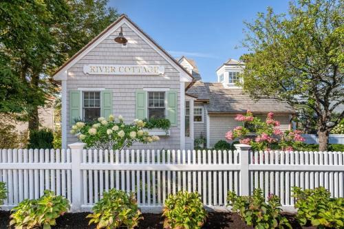 River Cottage - 2 Bedroom 1.5 Bath Waterfront Home