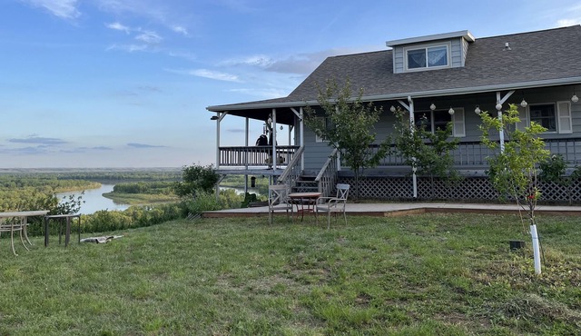 River Hacienda #1 - Private 2 Story Home with Missouri River View