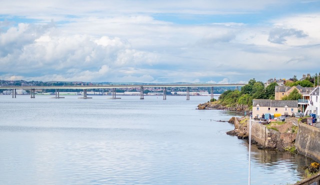 River View Cottage with Hot Tub, nr St Andrews