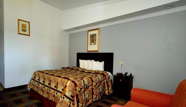 River-view Room, 1 King Bed with Jacuzzi tub and Balcony
