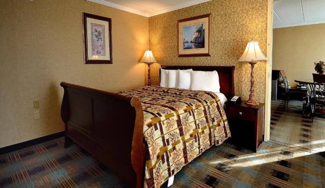 River-view Room, King Suite with Jetted tub and Ba