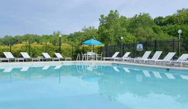 Riverbend 1BD 3 - One Bedroom Apartment, Sleeps 2