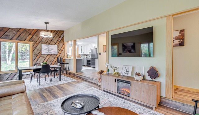 'Riverbend Retreat' on 7 Acres w/River Access!