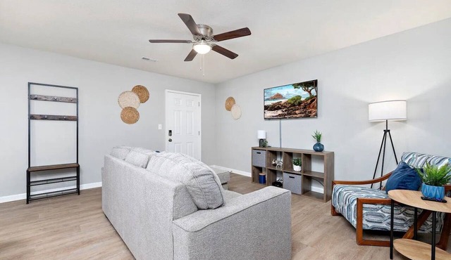 Rock Chalk Villa 2Bedroom 1bath Free Parking & WiFi