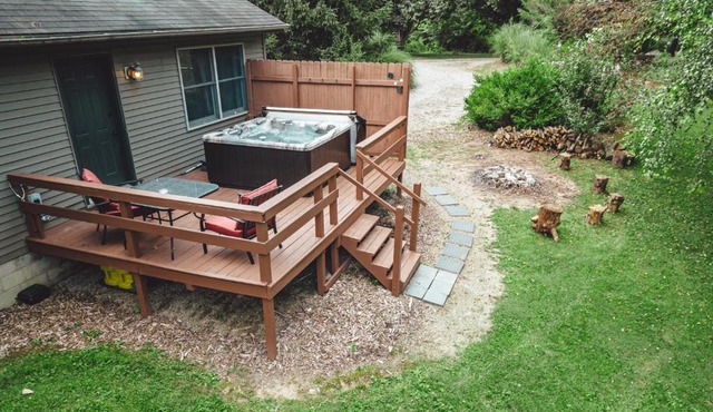Romantic Cabin Hot Tub King Bed Private Forest