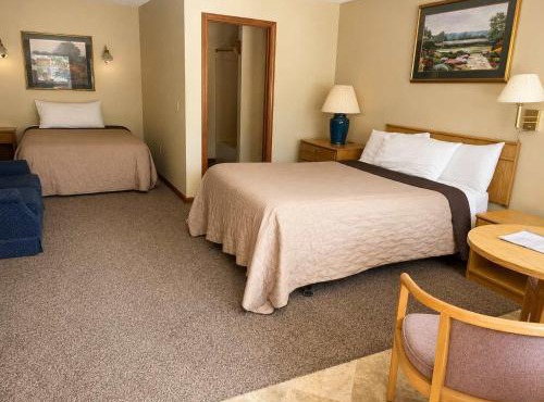 Room 29-1 Queen 1 Full Suite-Woodland Motor Lodge
