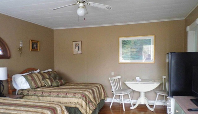 Room 3 at Otter Creek Inn