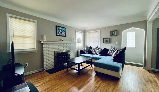 Room for rent. Cozy upstairs bedroom + private bathroom in quiet neighborhood.n