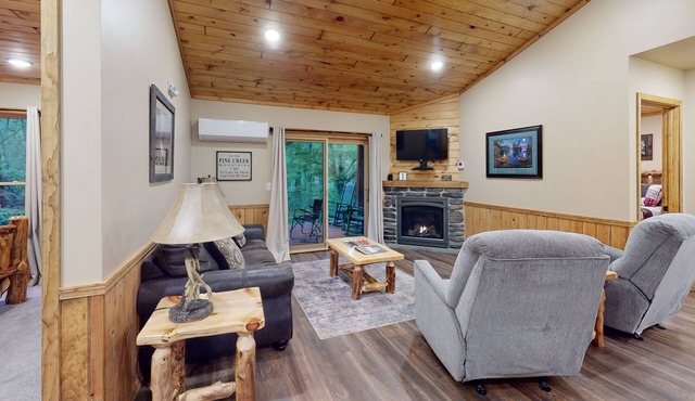 Rough Cut Lodge
