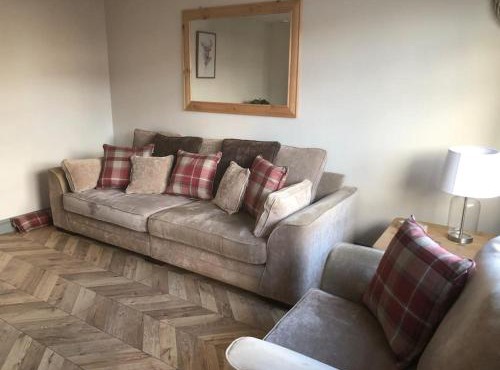 Rowan Place 5 Bedroom Off Street Parking Accommodation