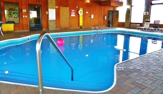 Royalton Inn & Suites