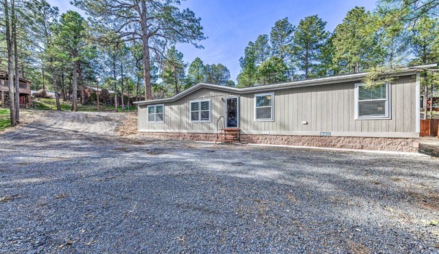Ruidoso Home Near Golfing, Hiking & Shopping