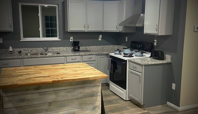 Rural 2 bedroom ranch with country setting