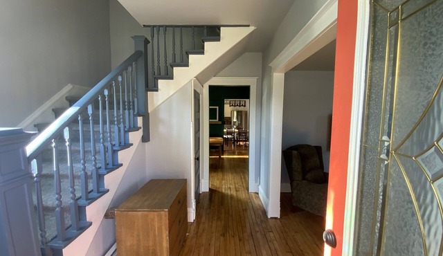 Rural Historic Farm House, Kid and Pet Friendly