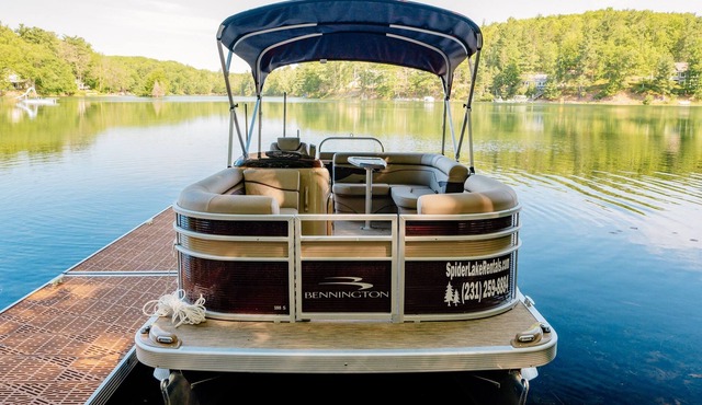 Rustic Cabin on Arbutus Lake w/Pontoon Rental