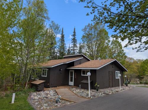 Rustic Fawn Cabin in Boulder Junction WI