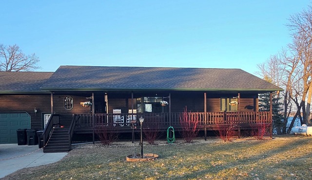 Rustic house on the lake
