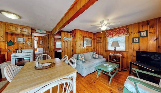 Rustic & well-equipped cottage near the ocean w/gas grill, deck w/chairs, & lawn