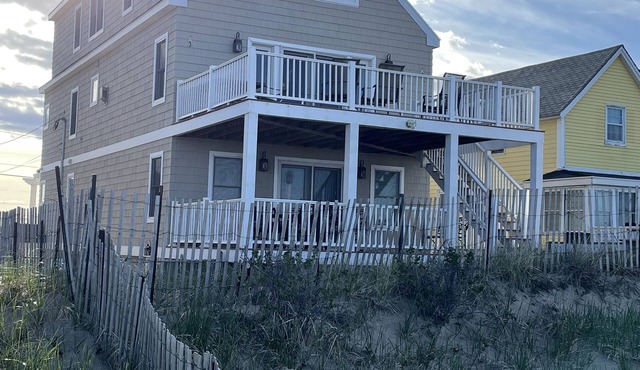 Salisbury Beach - GREAT LOCATION/Oceanside on Desirable Atlantic Ave.