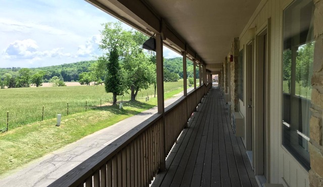 Salt Creek Inn