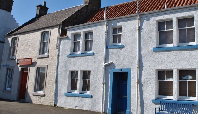Sand And Sea Cottage- lovely family home, Crail