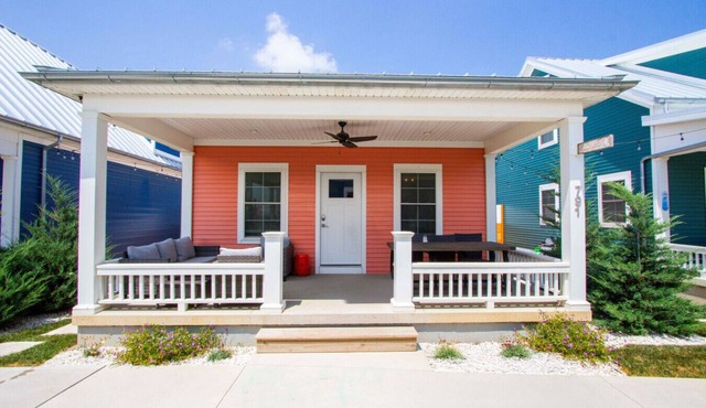 Sandlot: A Cozy Lakeside Cottage