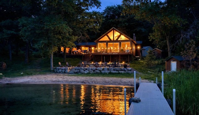 Sandy Beach|Lake side Firepit|2 Docks|4 Mins To Golf Course