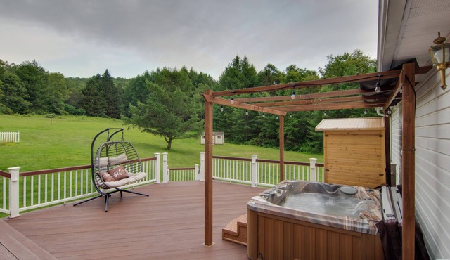 Sauna, Spa & Stargazing: Coudersport Home!
