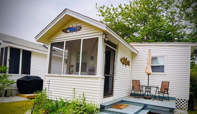 Sea Bisquit Cottage by the Ocean