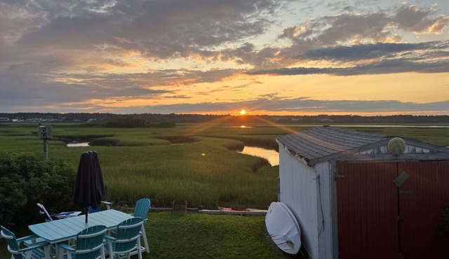 Sea Esta - 4 Bedroom cottage with best spot in Wells Beach