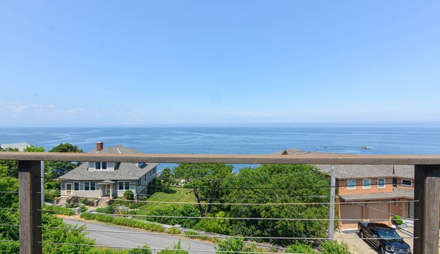 Sea for Miles: Ocean Views in Lanesville