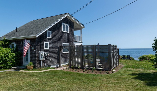 Sea Spray - Beautiful 2BR, 1BA cottage with expansive views of Casco Bay