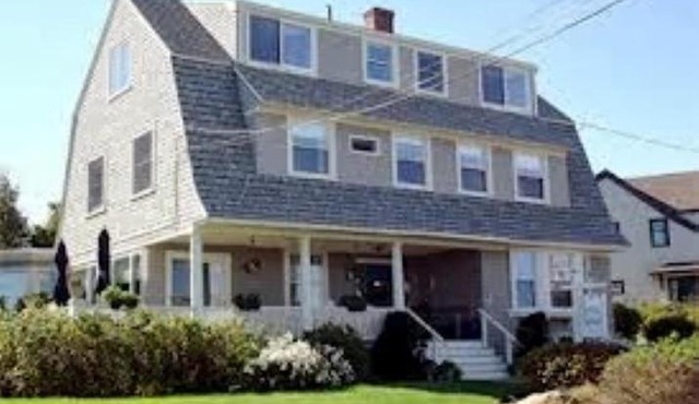 Seafarer Inn