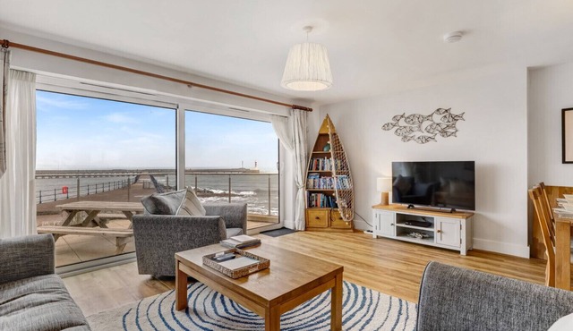 Seafront property with amazing views