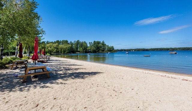 Sebago Lake Retreat, Large Sand Beach on Jordan Bay - Boat Mooring Available