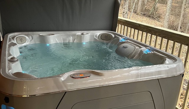 Secluded and close to all attractions. No cleaning fees!