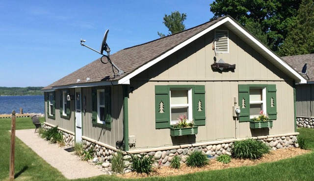 Secluded Cottage Resort on beautiful Lake Leelanau just north of Traverse City