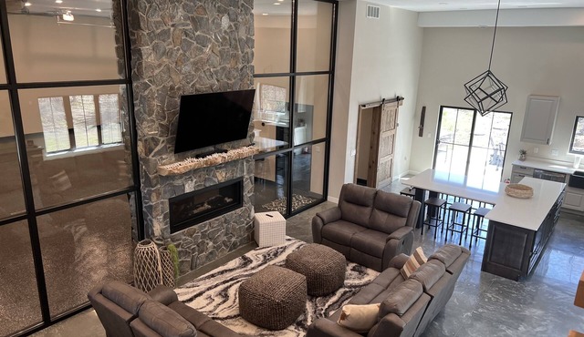 Secluded, Cozy Shouse near the Lake!